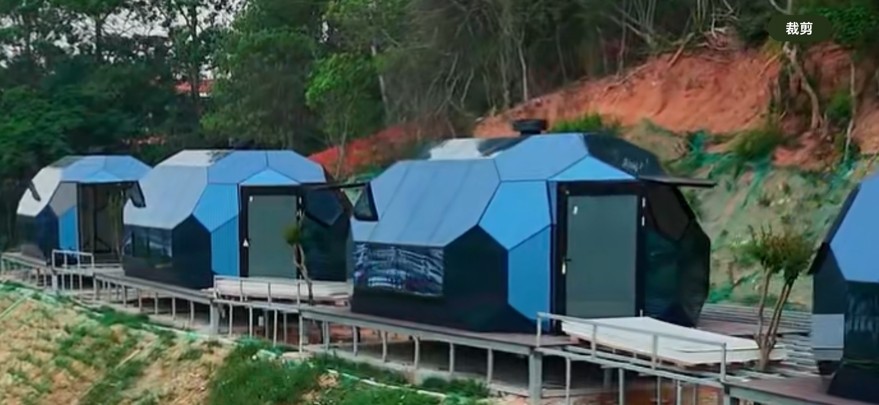 Capsule Honeycomb Stargazing House gallery image 8
